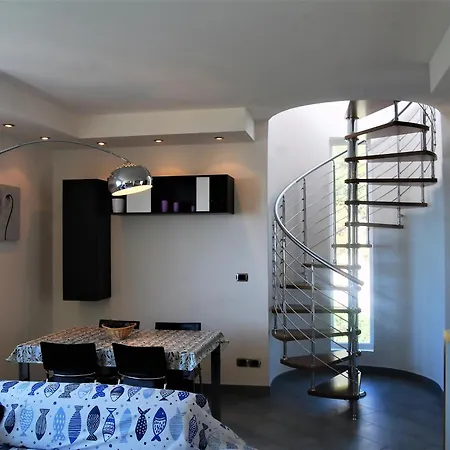 Nyaraló Yellow House Albissola Marina