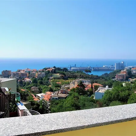 Nyaraló Yellow House Albissola Marina