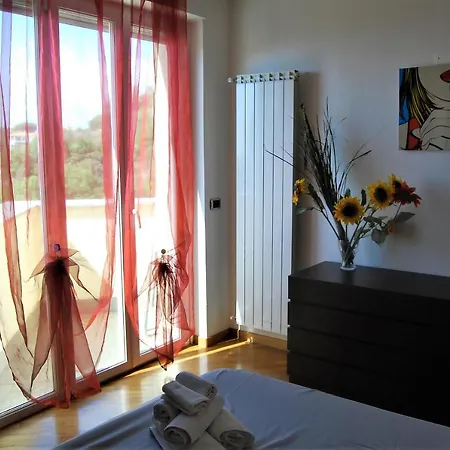 Yellow House Tatil Evi
